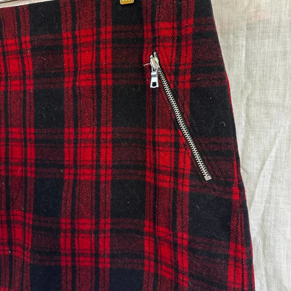 Gap Wool Blend Zip Pocket Red Plaid Mini Skirt Size 8 - Picture 2 of 6